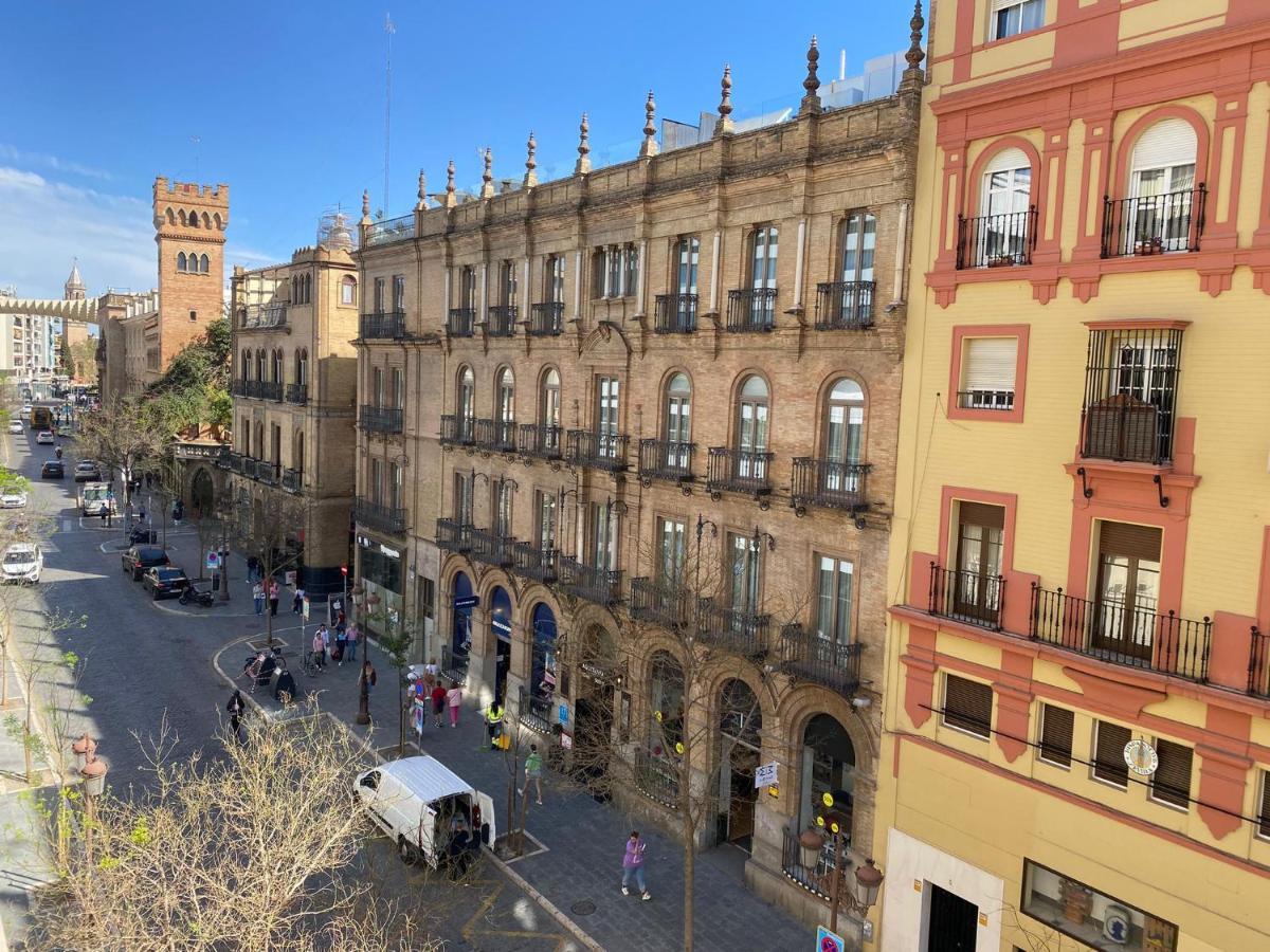Sevilla Deluxe Suites Exterior photo